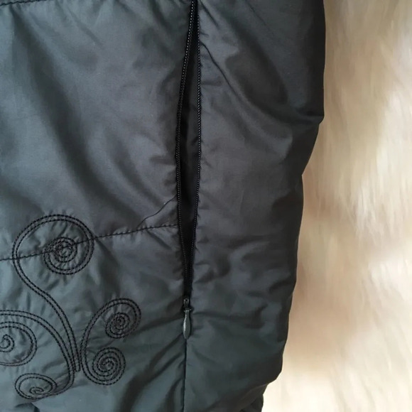 COLUMBIA Scroll‎ Gray Embroidered Puffer Jacket - Picture 5 of 7